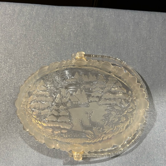 Mikasa oval winter scene crystal basket. 9.5” with handle. - Picture 6 of 9